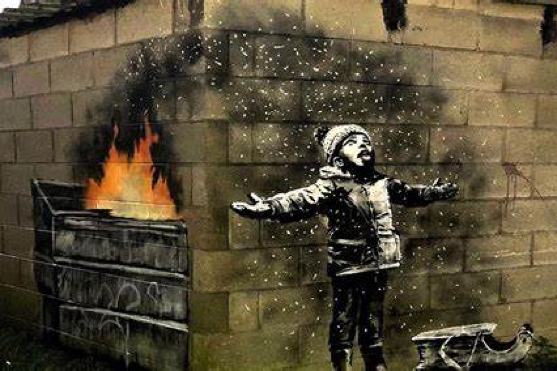 Le célèbre artiste de rue britannique Banksy a créé la surprise en dévoilant une fresque gigantesque sur la façade d'un immeuble de Manhattan, abordant le thème du réchauffement climatique.  Une œuvre spectaculaire